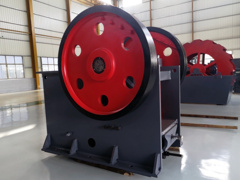 制砂生產線中的破碎設備如何選擇？優化配置指南